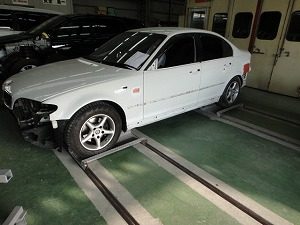 BMW3シリーズ　左リアフェンダー板金他